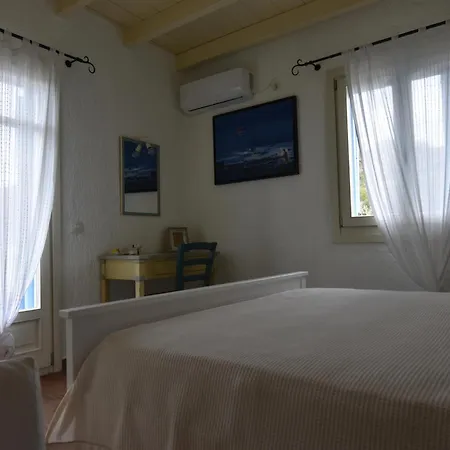 Luxury Kea With Private Pool, Basketball Court & Stunning Views Near The Port Βίλα Vourkárion