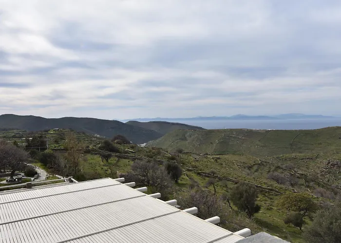 Luxury Kea With Private Pool, Basketball Court & Stunning Views Near The Port Vourkari