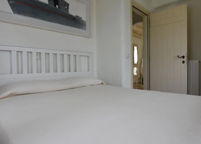 Luxury Kea With Private Pool, Basketball Court & Stunning Views Near The Port * Vourkari