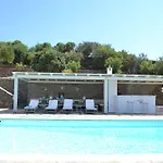 Βίλα Luxury Kea With Private Pool, Basketball Court & Stunning Views Near The Port *