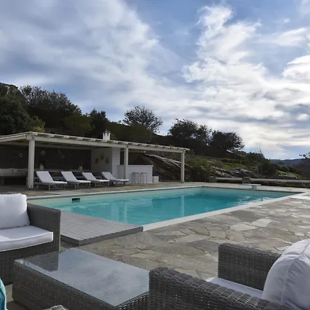 Luxury Kea With Private Pool, Basketball Court & Stunning Views Near The Port