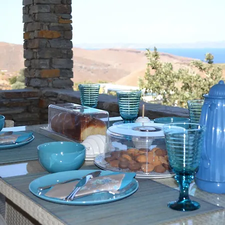 Luxury Kea With Private Pool, Basketball Court & Stunning Views Near The Port Vourkárion