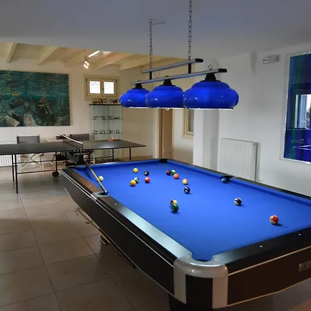 Luxury Kea With Private Pool, Basketball Court & Stunning Views Near The Port וילה *