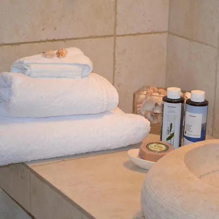 Luxury Kea With Private Pool, Basketball Court & Stunning Views Near The Port וילה *