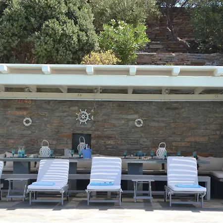 Luxury Kea With Private Pool, Basketball Court & Stunning Views Near The Port Vourkárion